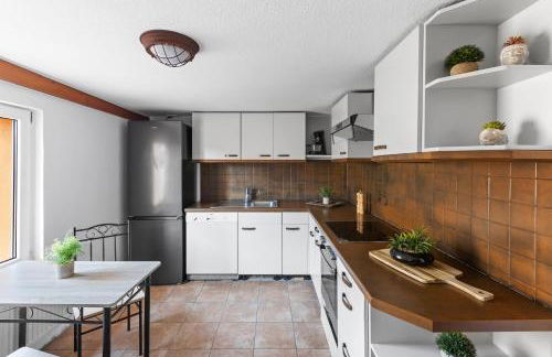 Sabina Monteurwohnung I 75 Zoll TV I KÜCHE I BAD I BACKOFEN I - Foto 12