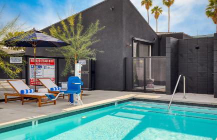 Blackhaus Suites by AvantStay – Modern Comfort in Downtown Palm Springs - Foto 58