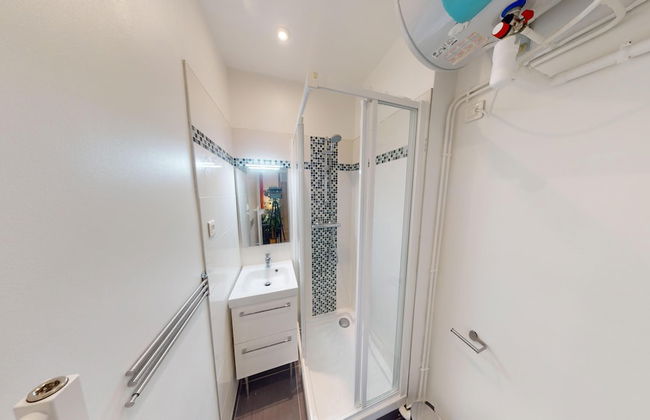 Beautiful 3bed House Garden & Parking - Photo 3