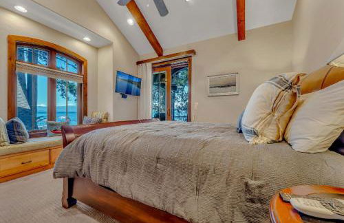 Lakefront Retreat Across from Homewood Resort - Foto 25