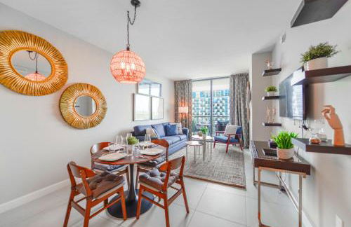 Modern Hotel with Pool & Gym in Prime Doral Location - Foto 11