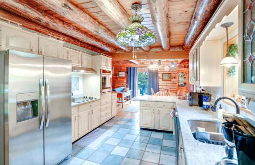 Pet-Friendly New York Cabin with Hot Tub and Game Room - Foto 14