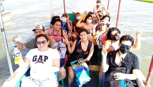 Naviguez jusqu'aux mangroves