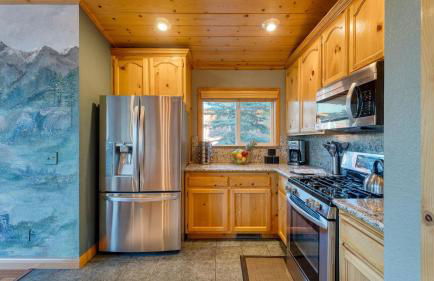 Golden Summit by AvantStay Stunning Secluded Cabin w Access to Tahoe Donner - Foto 18