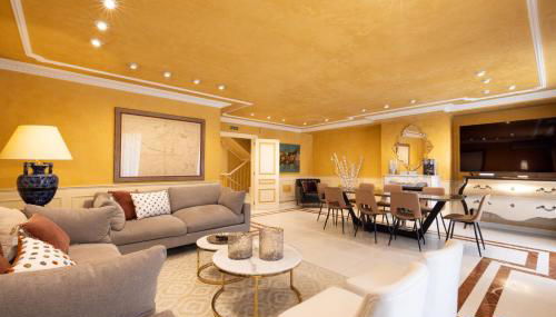 CASA CON PISCINA EN EL CENTRO - Foto 3