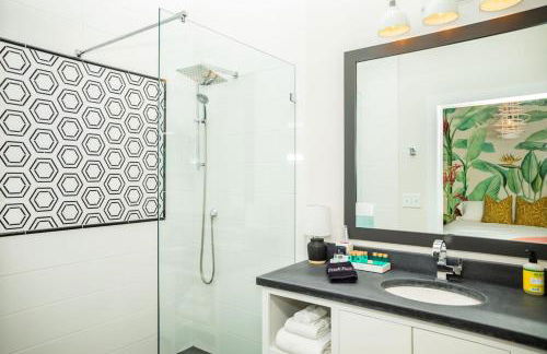 The Hive 106 Bees Knees - Photo 6