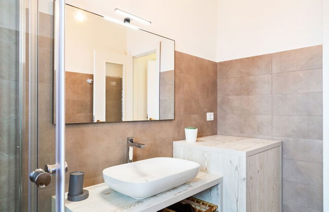 Chiavari Colorful Flat with Garage - Foto 16