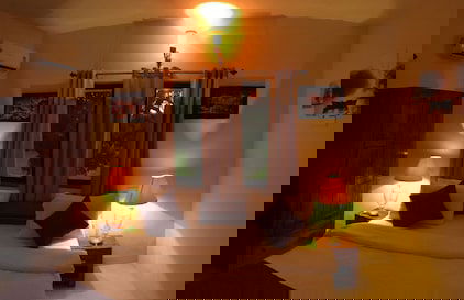 Monarch suites - Photo 5