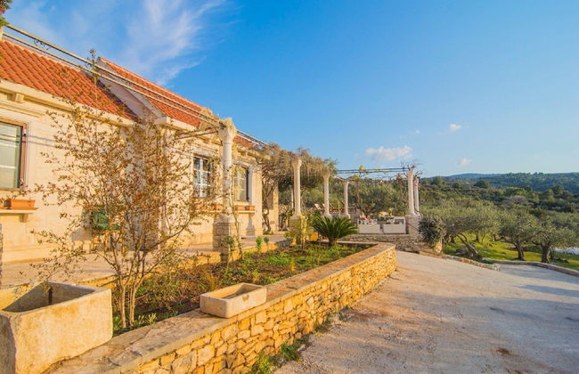 Villa Roza - One Bedroom With Swimming Pool - Photo 39