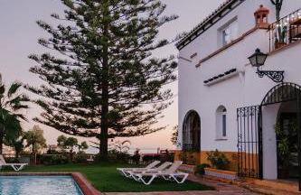 Hacienda Clavero One Garden Apartment - Photo 25