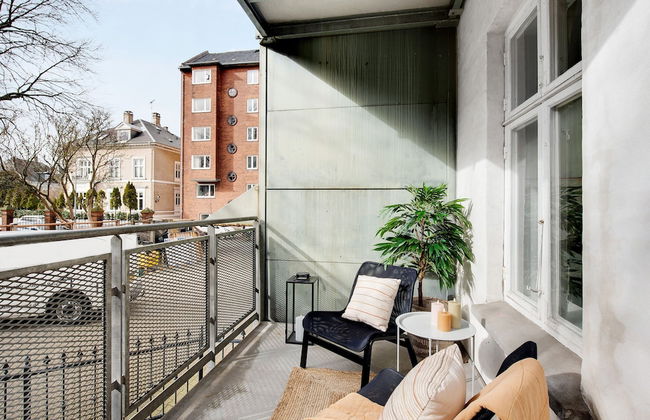 Sanders Constantin - Chic 2-bdr Apt With Balcony - Foto 7