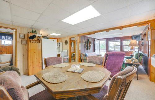 Cozy Onaway Vacation Rental with Deck and Fire Pit! - Foto 10