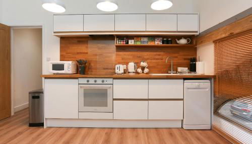 Strawberry Line, Apartment 2 - Photo 2