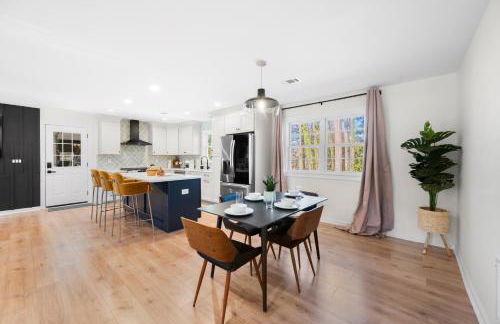 Outdoor Projector, Arcade, Fire Pit, 2 Car Garage, 2 Living Rooms - Foto 19