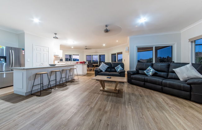 Sunset Escape - Cannonvale - Photo 18