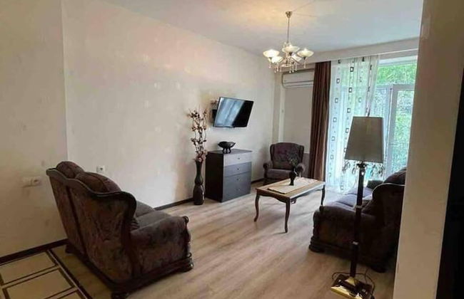 Nearby Chavchavadze ave Sunny Home With Balcony - Foto 15