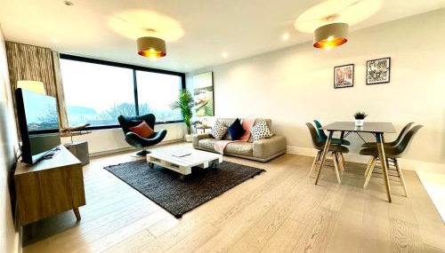 1 Min Walk to the Best Beach! Stunning New 2 Bedroom Apartment - Great Location - FREE Parking - Fast WiFi - Smart TV - sleeps up to 4! Close to Purbeck, Corfe Castle, Sandbanks, Poole & Bournemouth - Foto 2