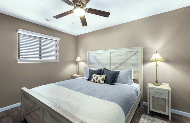 White Oak Landing Spacious 6 BDR w/ Boat Slip! - Photo 7