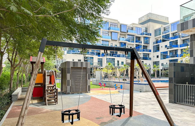 WelHome - Prime 1BR Apartment at Oia Residence - Photo 35