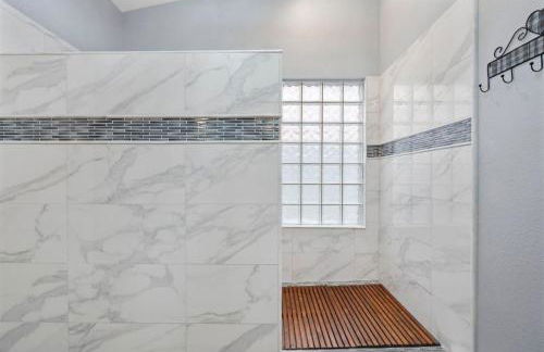 Sunkissed Private Pool 3BR Oasis w Outdoor Lounge - Foto 42