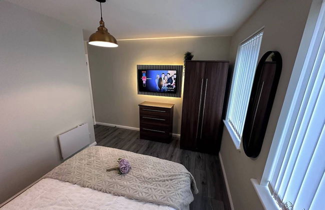 2br-sleeps4-freeparking-wifi-smarttvs - Foto 2