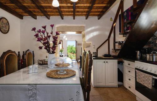 Casa Vasilia Traditional Home - Photo 4