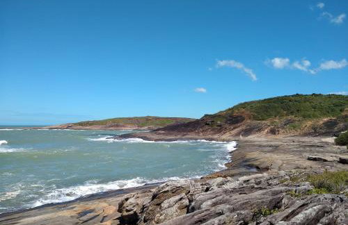 Edf Gil Nogueira - Praia do Morro - GUARAPARI - ES - Brasil - 4º Andar TELA Proteção - FRENTE Sol Manhã - 02 quartos com Split - WIFI - Varanda Gourmet com CHURRASQUEIRA - 02 elevadores - 01 Vaga - PISCINA - Sauna - Portaria 24 HRS - 50m da Praia do Morro - Photo 49