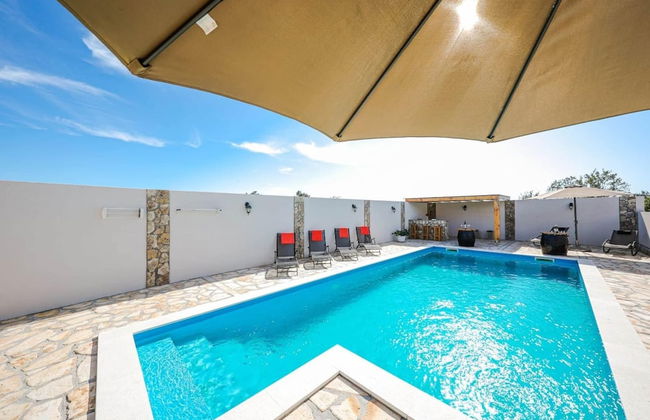 Charming Villa in Poličnik with Swimming Pool - Photo 15