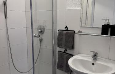 Gemütliche Altbauwohnung direkt am Bahnhof - Ruhig, Zentral mit Küche - Foto 6