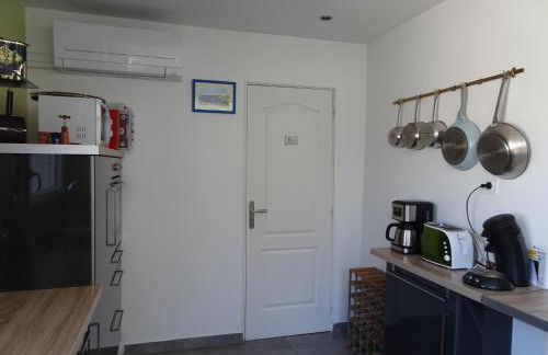 Stone House in Bricqueville Near Sandy Beach - Foto 12