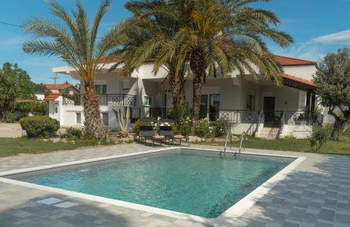 Propodes Luxury Villa - Photo 1