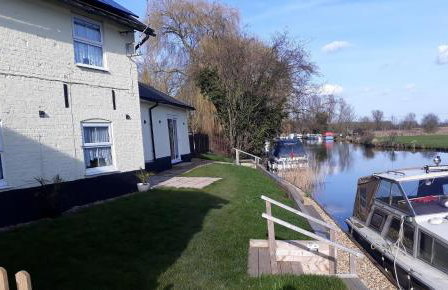 Cottage - Sleeps 3, Parking & Fishing - Foto 1