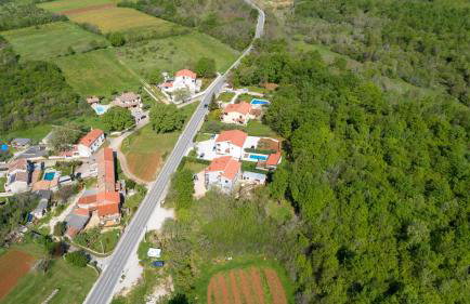 Villa Lana with Private Pool - Photo 28