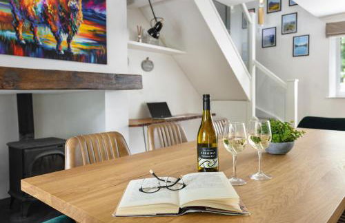 Coronation Family Cottage, Modernised 200-Year-Old Lake District Cottage with Private Hot Tub and Parking - Ridgestone - Foto 51