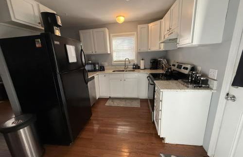 Under the Oaks, A Downtown Hidden Gem - Foto 29