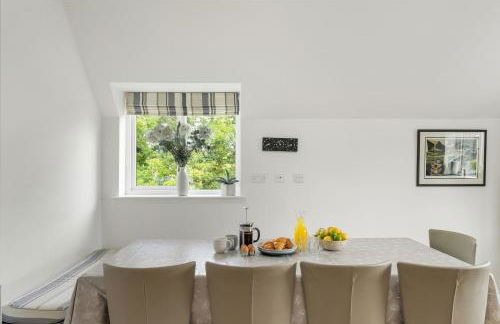 The Little Hawthorns - Photo 14