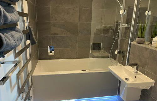 Stunning Luxury 3 Bed Penthouse Sleeps 2 to 6 - Foto 28