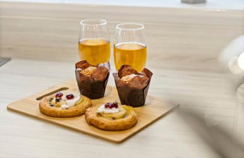 NEW! Spacious 3 BR Detached Home! Hosted by Oakstone stays! Driveway parking, Fast Wifi, A5 with great Midlands transport links - Foto 24