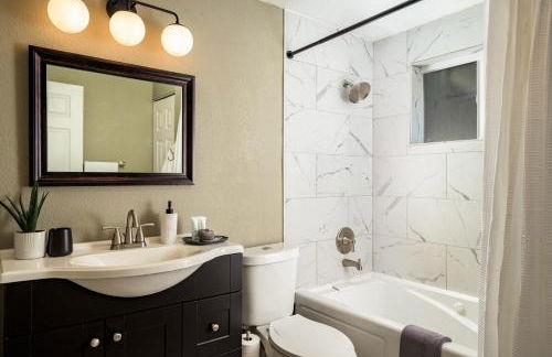 Huge Hot Tub, Theater Room, Family Friendly Oasis - Foto 11