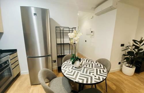 AH - Estudio Moderno en Madrid Río a 10 Min del Centro - Photo 4