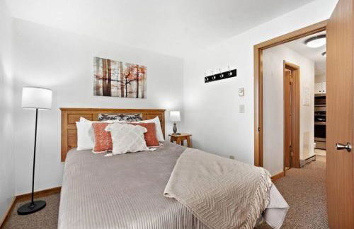 Beautiful Seven Springs- 2 Bed, 2 Bath Condo - Foto 15