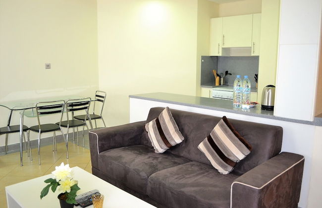 Bright furnished studio near metro in Tecom - ALIA - Photo 13