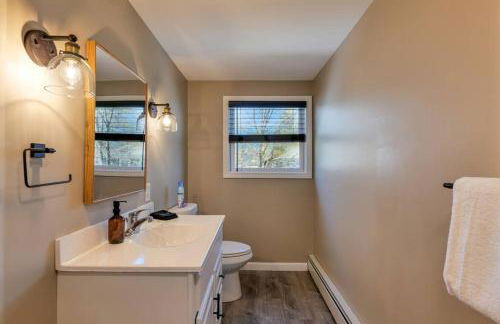 2BR Condo with Ocean Views in Downtown SW Harbor "Seaglass" - Foto 10