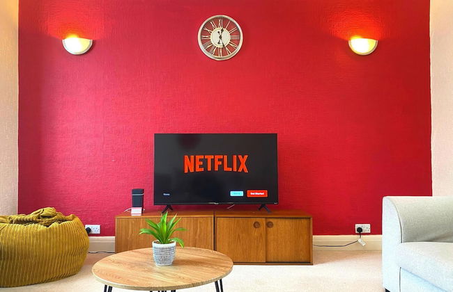 Bright and Spacious 4 Bedroom Home - Foto 1