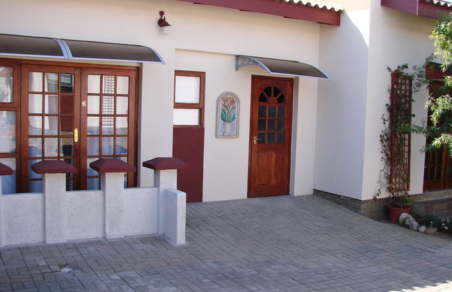 "room in B&B - Room for 6 - Amarachi Guesthouse in Swakopmund Namibia Near Beach and Malls!" - Photo 18