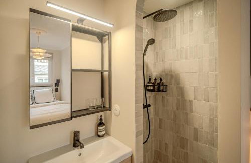 Apartment with Eiffel Tower view - Photo 37