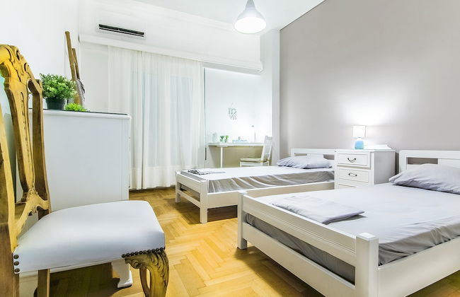 Charming 2 bdr apt next to Piraeus port - Photo 4