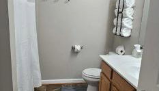 Townhome in Ranson, WV - Foto 5, towels, Shower