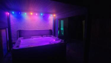 Stunning Modern Riverside Cottage - Photo 3