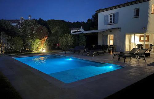 Golf de Pont Royal Villa les Micocouliers climatisée 4 chambres Piscine chauffée Parking - Foto 17